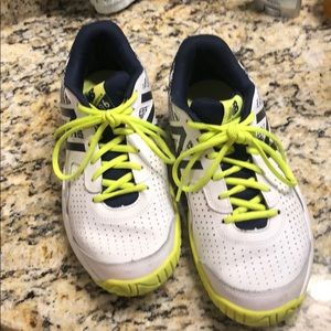 Men’s size 8 new balance tennis shoes